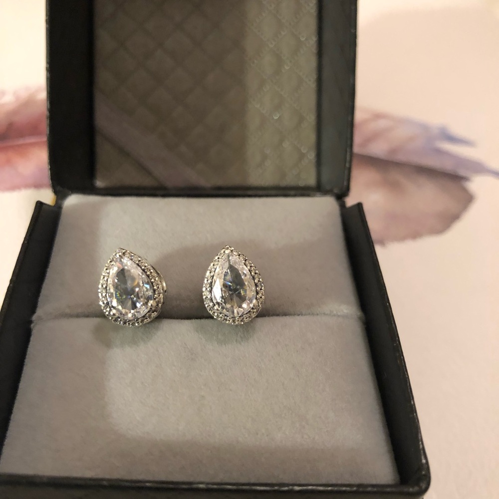 Teardrop shape Pandora Charm